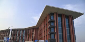 Infosys Opens Development Centre in Kolkata, Boosting West Bengal IT Infosys launches a new centre in Kolkata, investing Rs 426 crore to advance innovation, create jobs, and bolster West Bengal's IT growth.